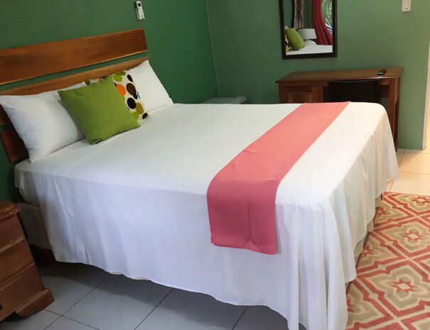 Standard Queen Rooms Accommodations - Hotel Gloriana