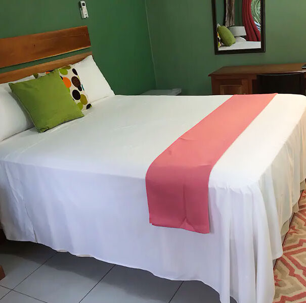 Standard Queen Rooms Accommodations - Hotel Gloriana